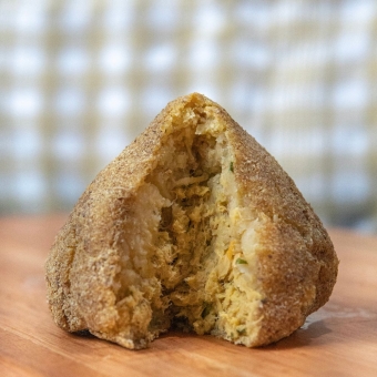 Coxinha fit de batata-doce com frango
