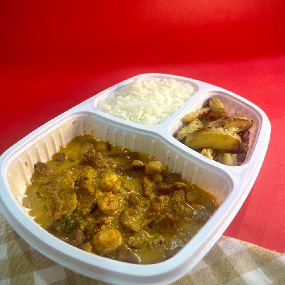 Strogonoff bovino, arroz branco e batata assada - 350g