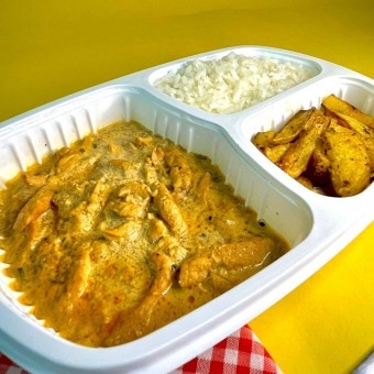 Strogonoff de frango, arroz branco e batata assada - 350g